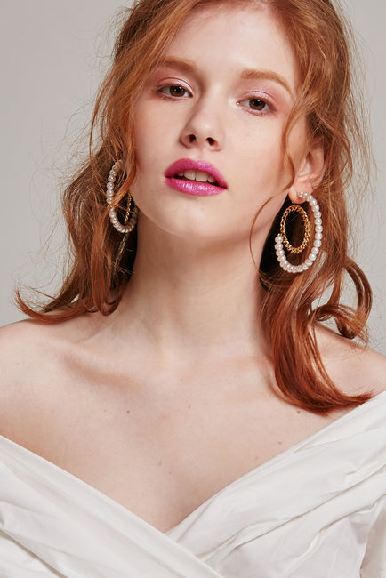 Pearl and Chain Hoop Earrings | OROSHE