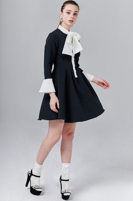 Shailene Contrasting Mini Dress with Ribbon Tie
